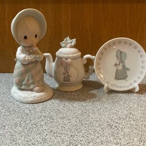Figurine and Teapot Set with Plate